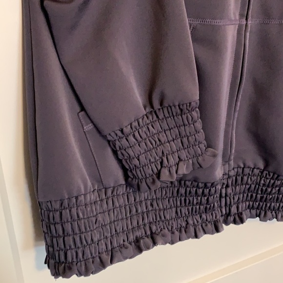 Black Tip athletic lightweight jacket - Picture 2 of 6